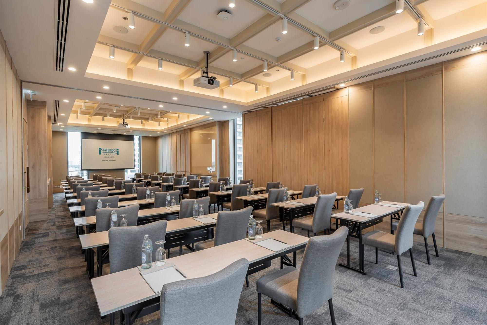 Staybridge Suites Bangkok Sukhumvit By Ihg Exterior foto